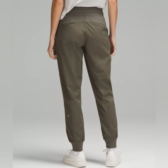 Lululemon dance studio mid rise jogger army green 14 - Picture 2 of 10